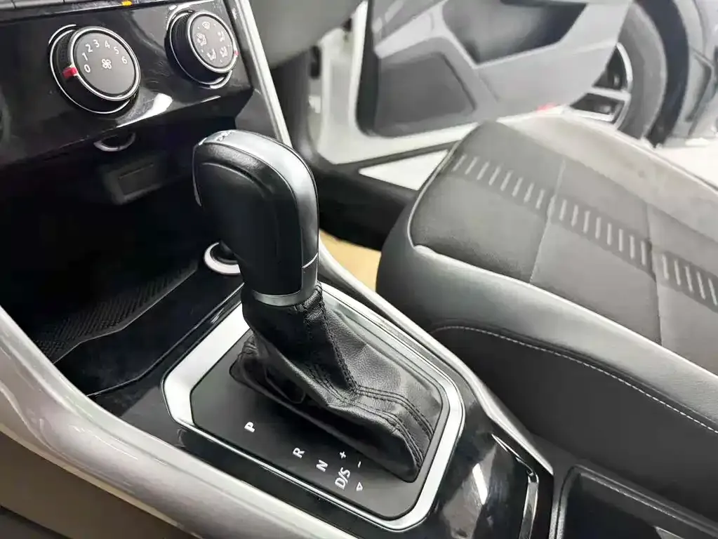 Volkswagen T-Roc 2021 из CN, фото 2
