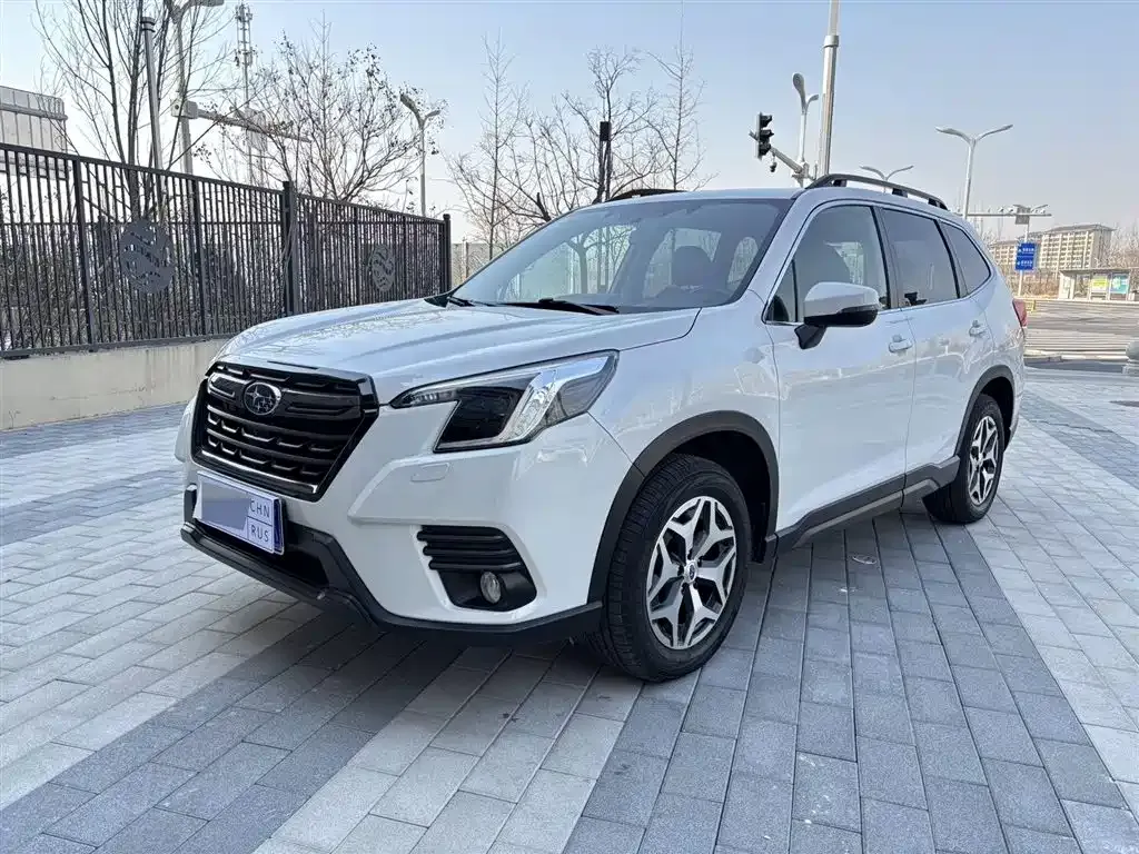 Subaru Forester — фото 1