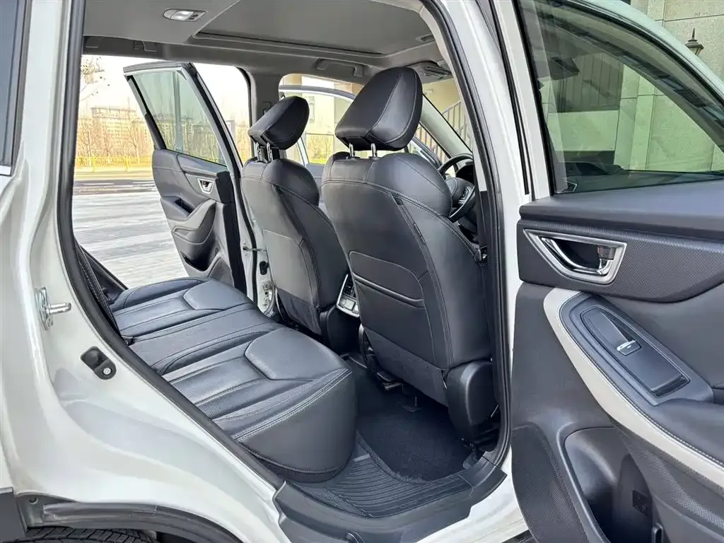 Subaru Forester — фото 6