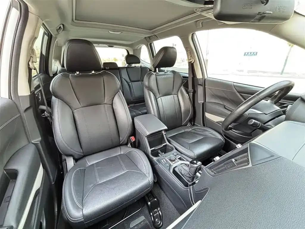Subaru Forester — фото 4
