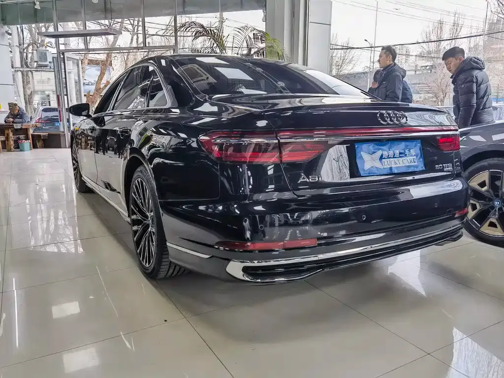 Audi A8 2023 из CN, фото 10