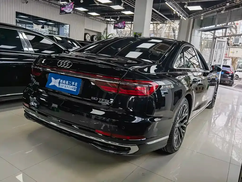 Audi A8 2023 из CN, фото 7