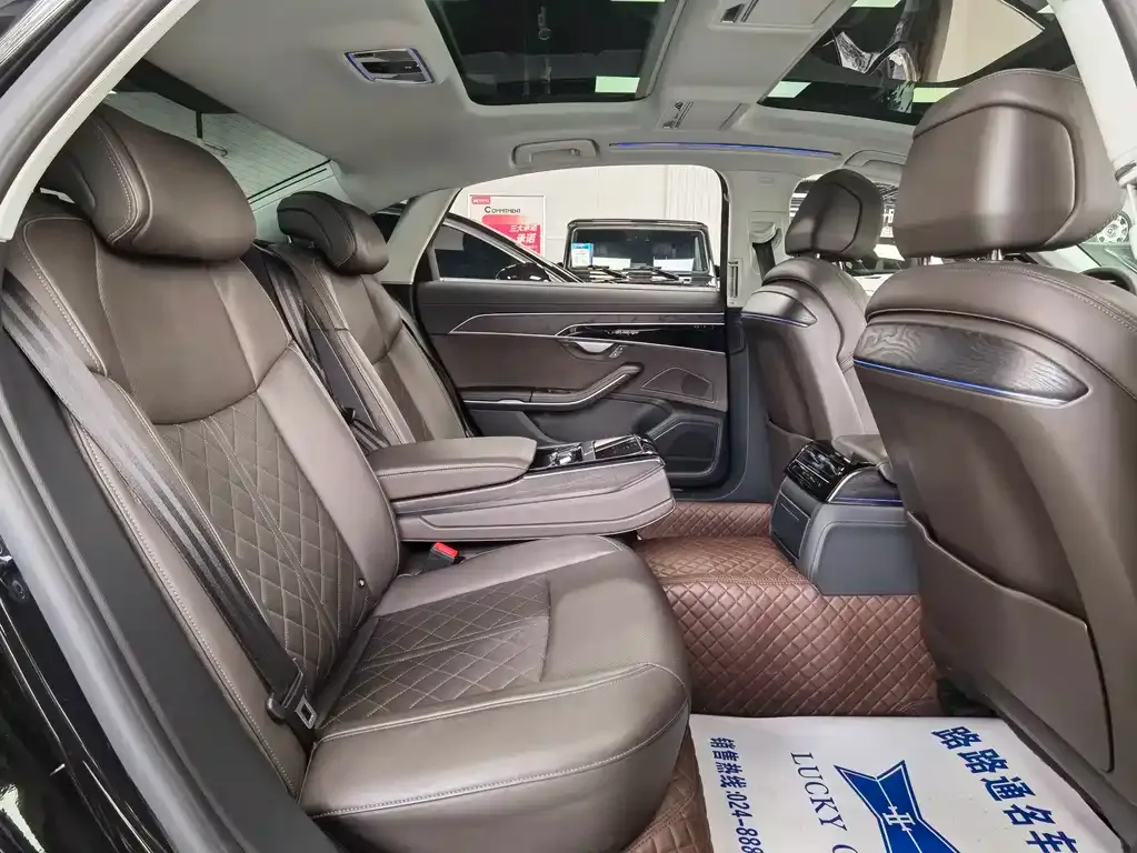 Audi A8 2023 из CN, фото 3