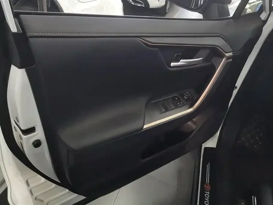 Toyota Wildlander 2025 из CN, фото 2