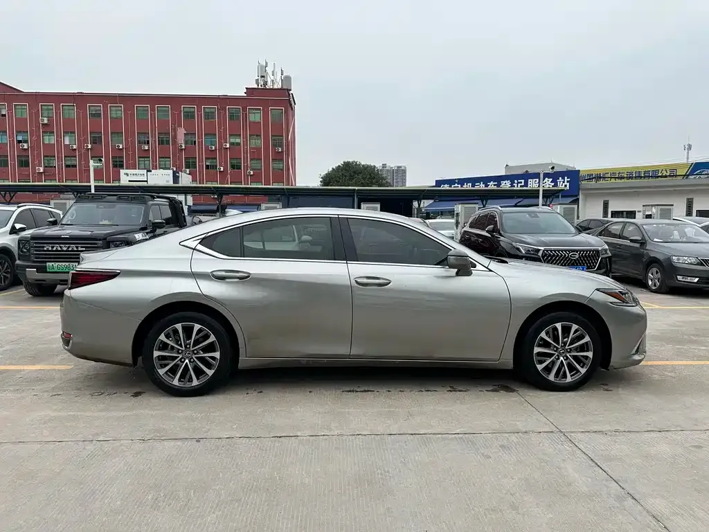 Lexus ES 2022 из CN, фото 6