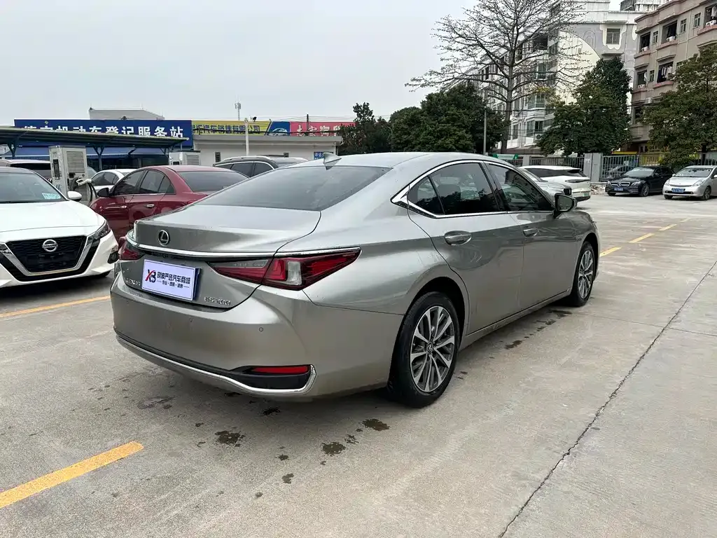 Lexus ES 2022 из CN, фото 7