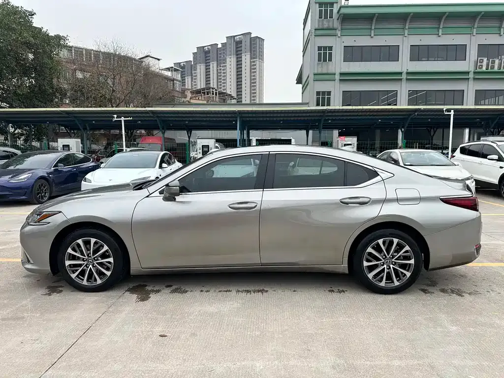 Lexus ES 2022 из CN, фото 3