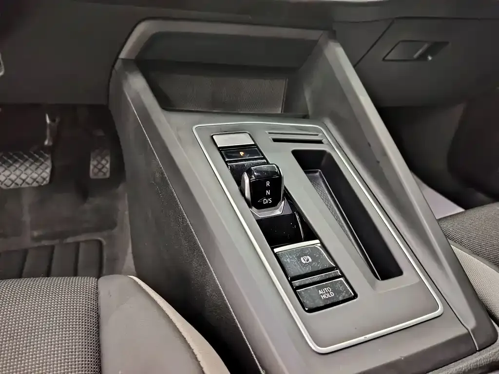 Volkswagen Golf 2022 из CN, фото 8