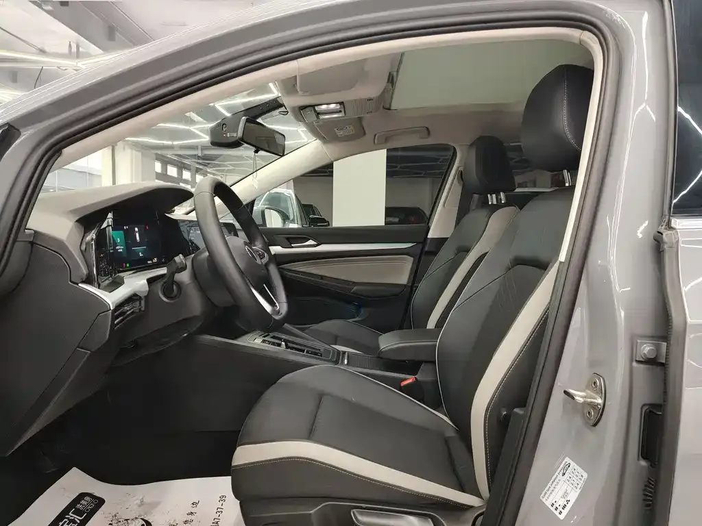 Volkswagen Golf 2022 из CN, фото 9