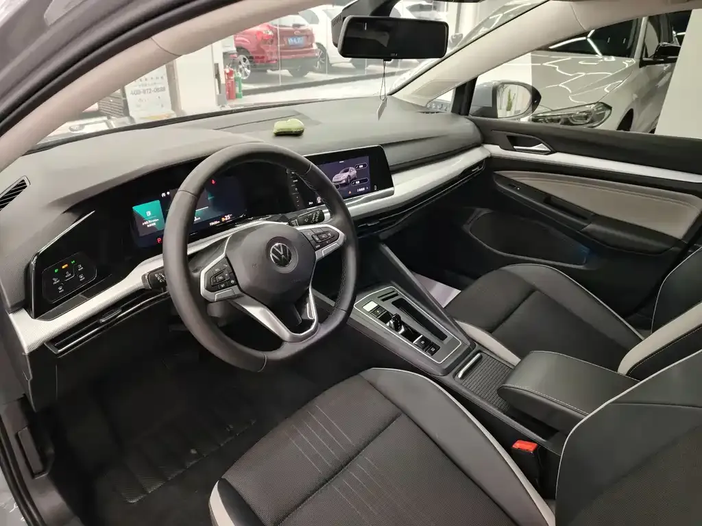 Volkswagen Golf 2022 из CN, фото 3