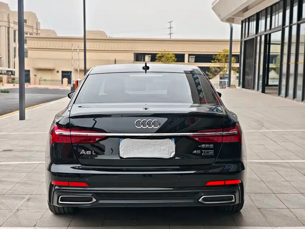 Audi A6L — фото 5