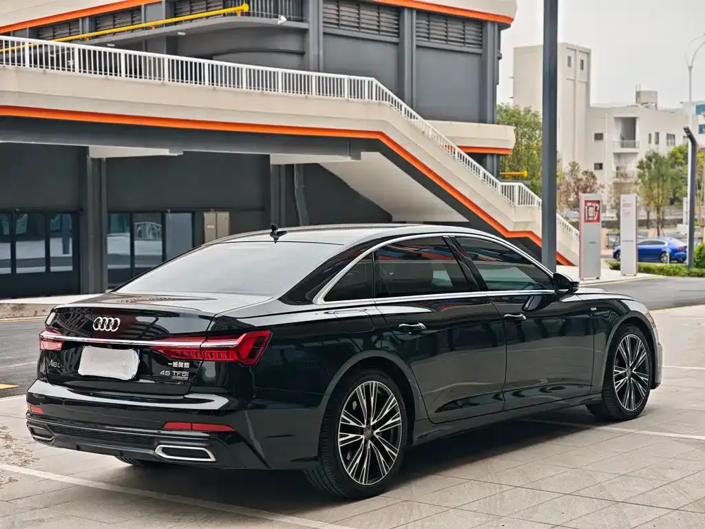 Audi A6L — фото 4