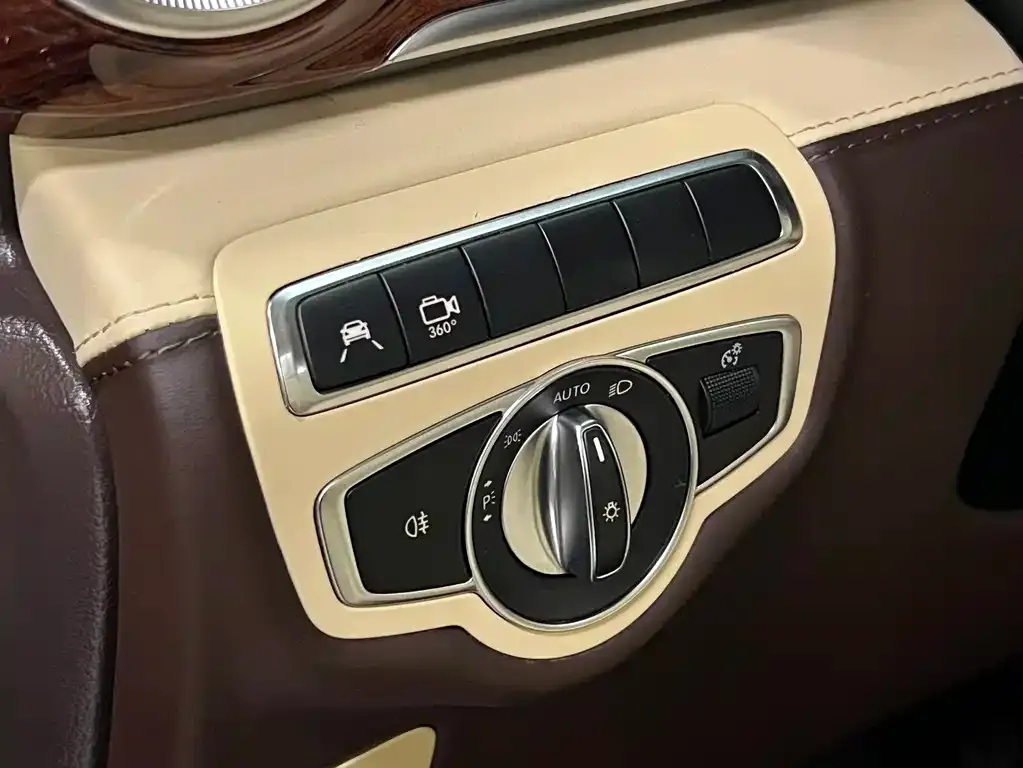 Mercedes-Benz V-Class 2021 из CN, фото 2