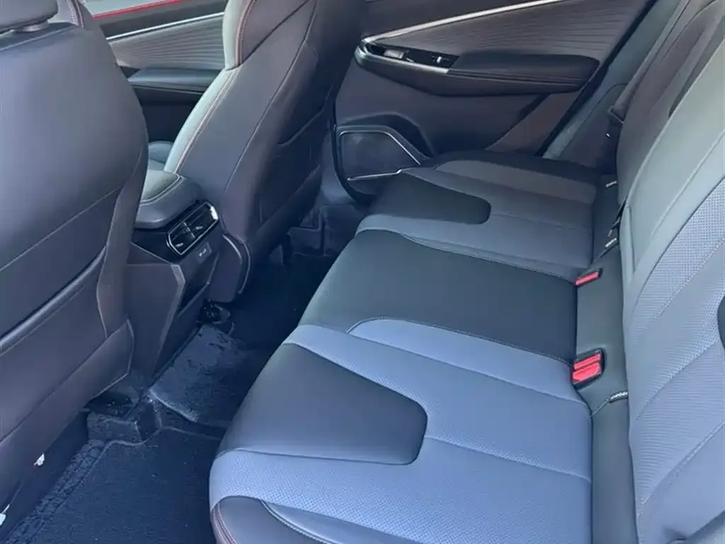 Geely Boyue 2024 из CN, фото 2