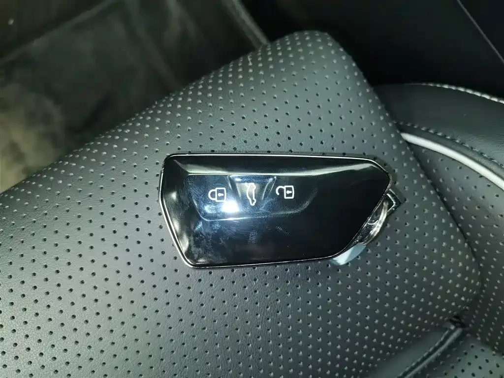 Volkswagen Magotan 2024 из CN, фото 10