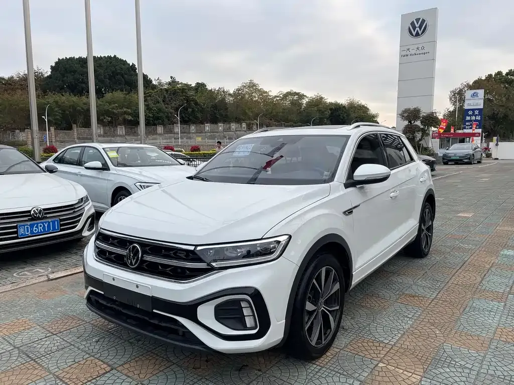 Volkswagen T-Roc 2023 из CN, фото 1