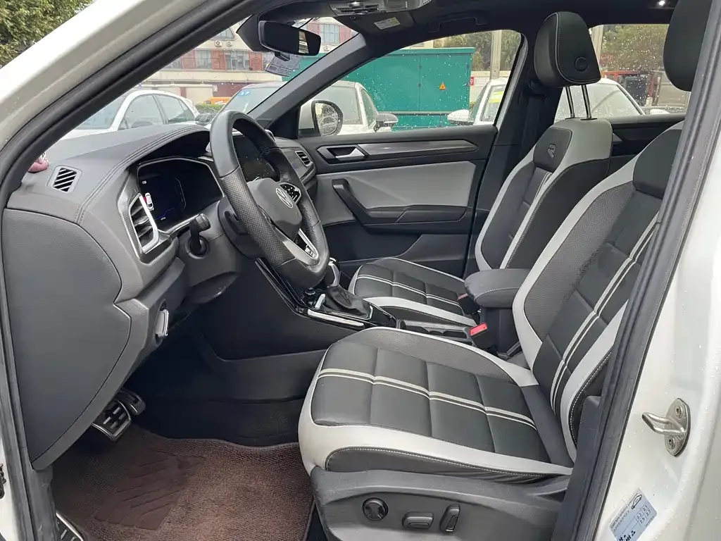 Volkswagen T-Roc 2023 из CN, фото 5