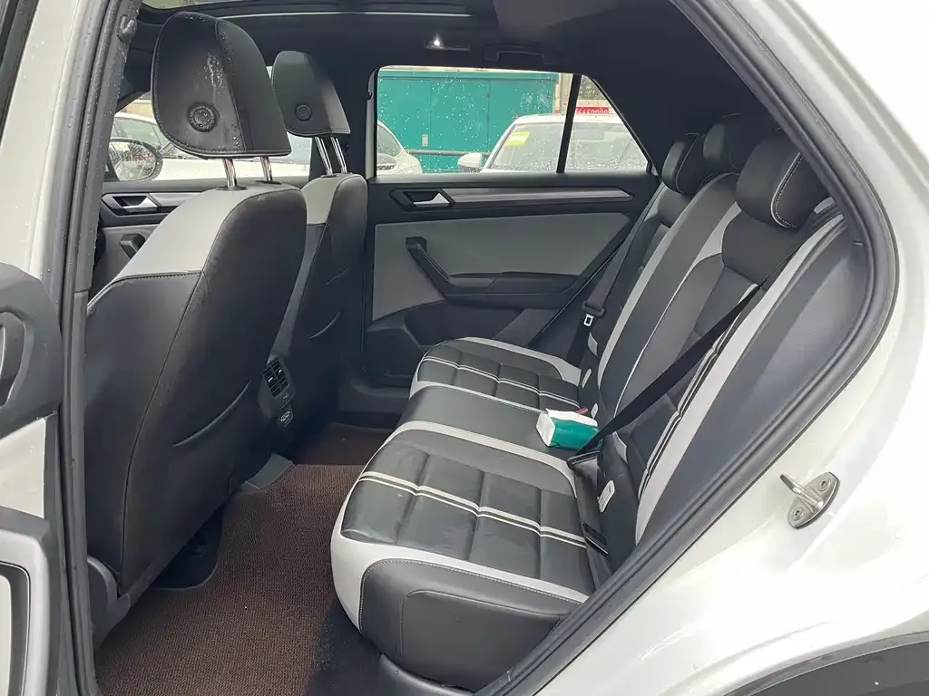 Volkswagen T-Roc 2023 из CN, фото 4