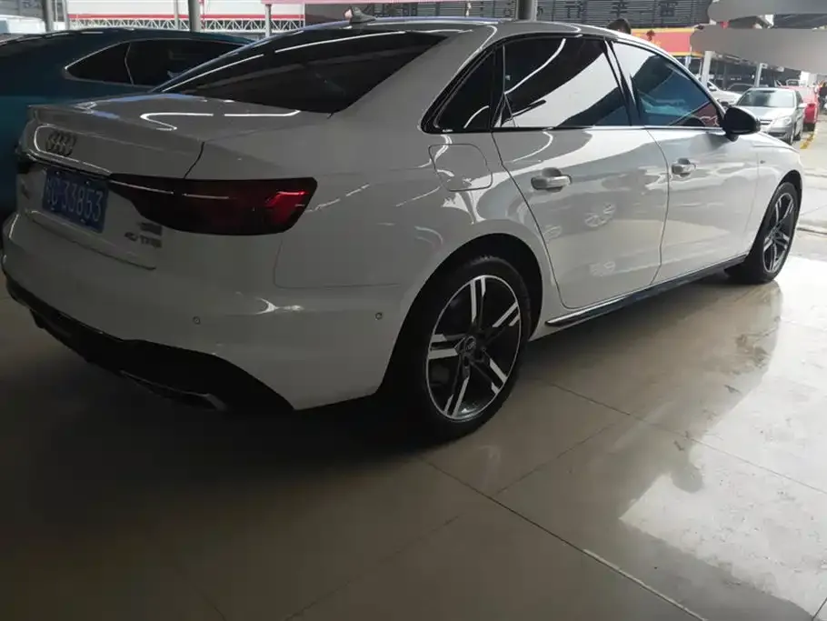 Audi A4L 2022 из CN, фото 9