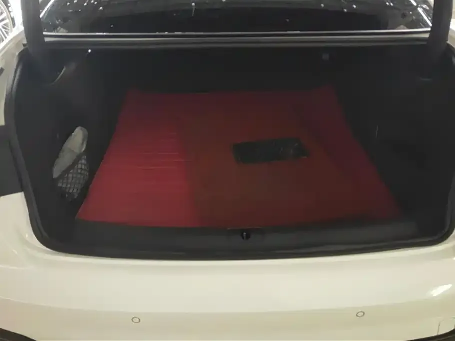Audi A4L 2022 из CN, фото 3