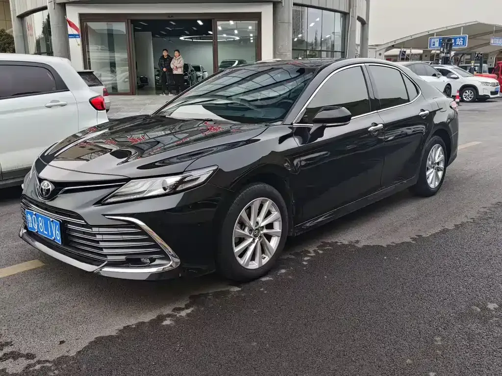 Toyota Camry 2023 из CN, фото 1