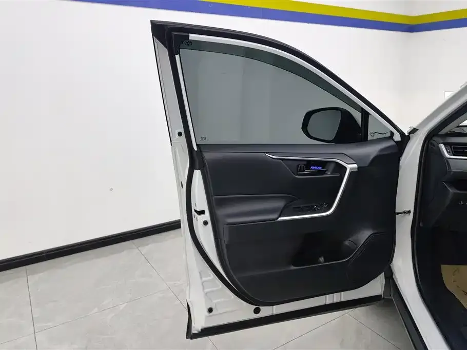 Toyota RAV4 2024 из CN, фото 5