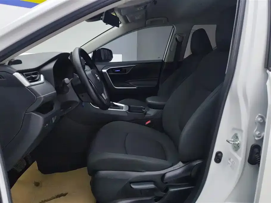 Toyota RAV4 2024 из CN, фото 7