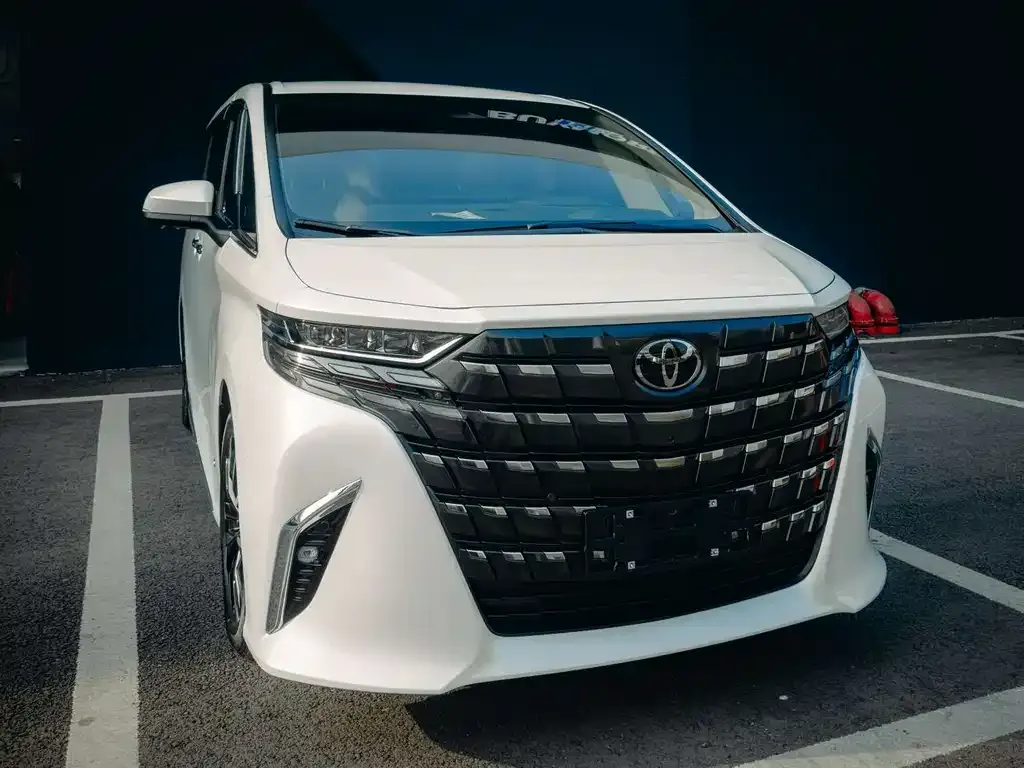 Toyota Alphard 2024 из CN, фото 1