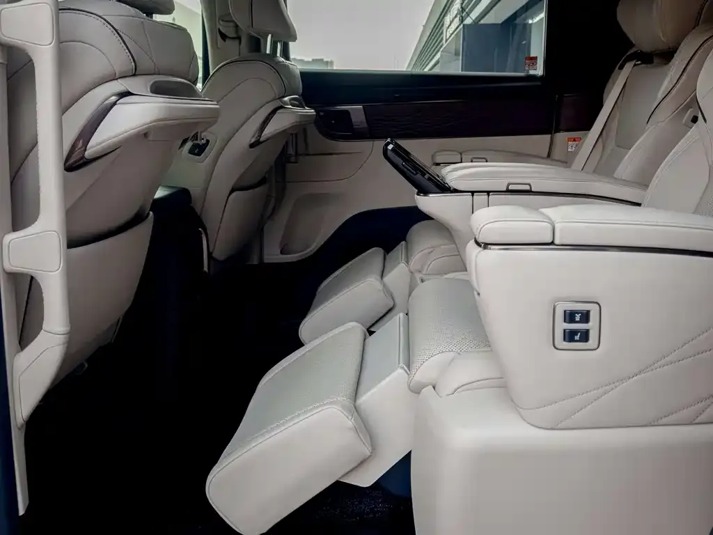 Toyota Alphard 2024 из CN, фото 2