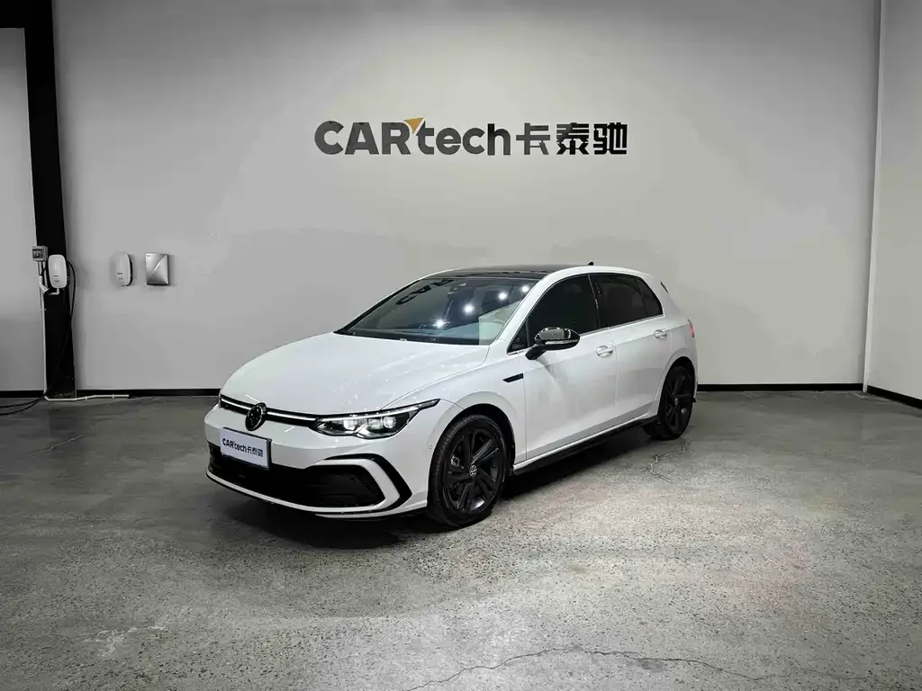Volkswagen Golf 2023 из CN, фото 1