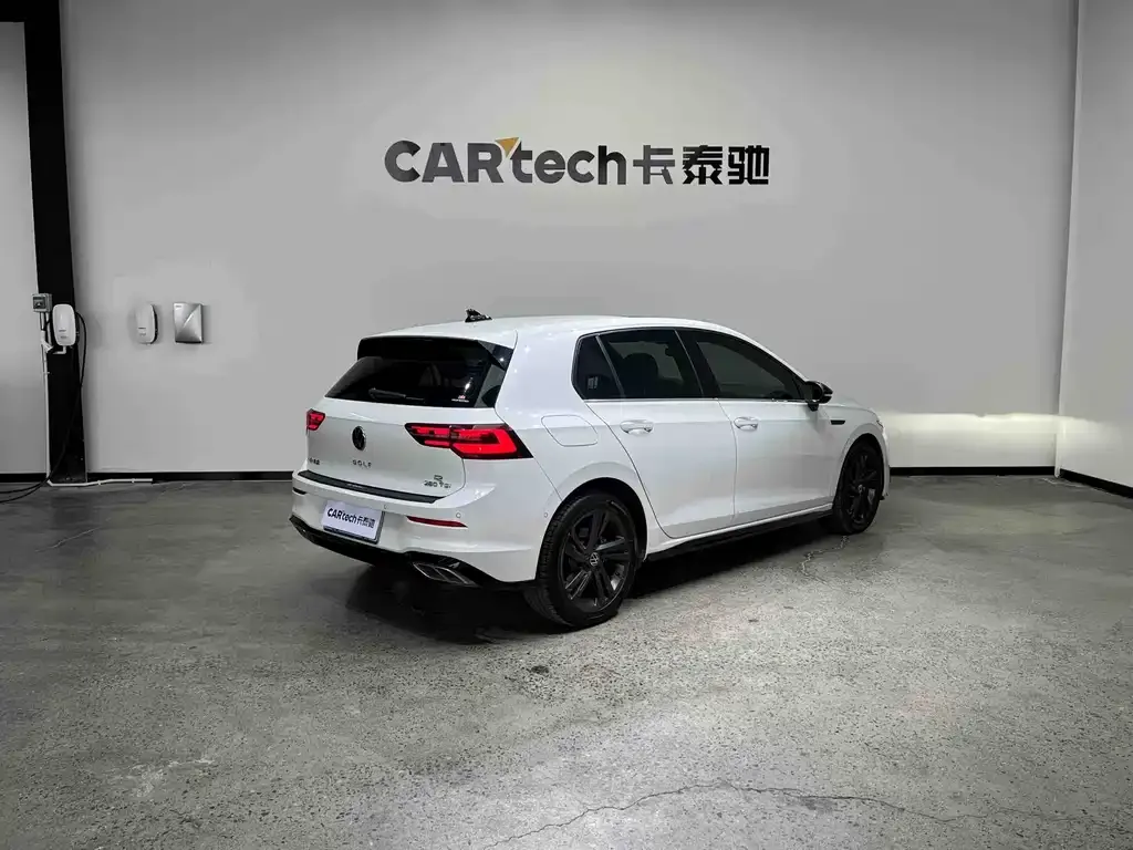 Volkswagen Golf 2023 из CN, фото 4