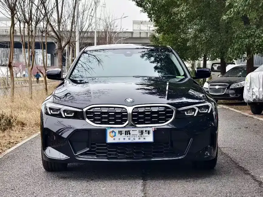 BMW 3 Series 2023 из CN, фото 1