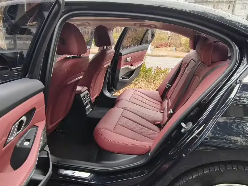 BMW 3 Series 2023 из CN, фото 2