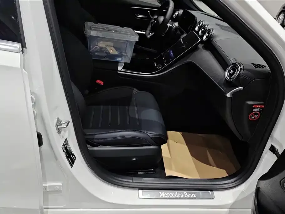 Mercedes-Benz C-Class 2023 из CN, фото 3