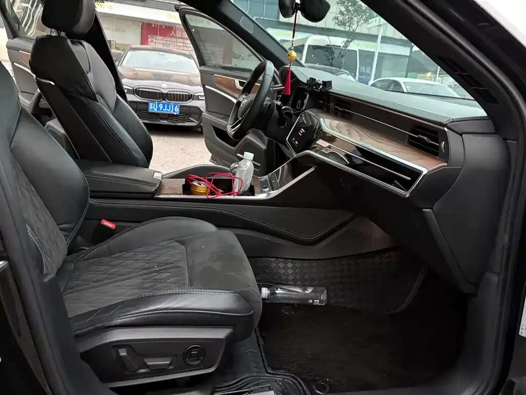 Audi A6L 2022 из CN, фото 6