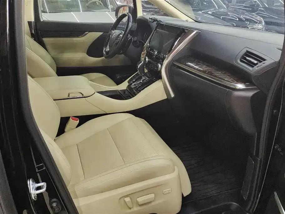 Toyota Alphard 2022 из CN, фото 7
