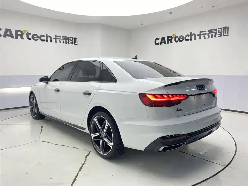 Audi A4L 2024 из CN, фото 6