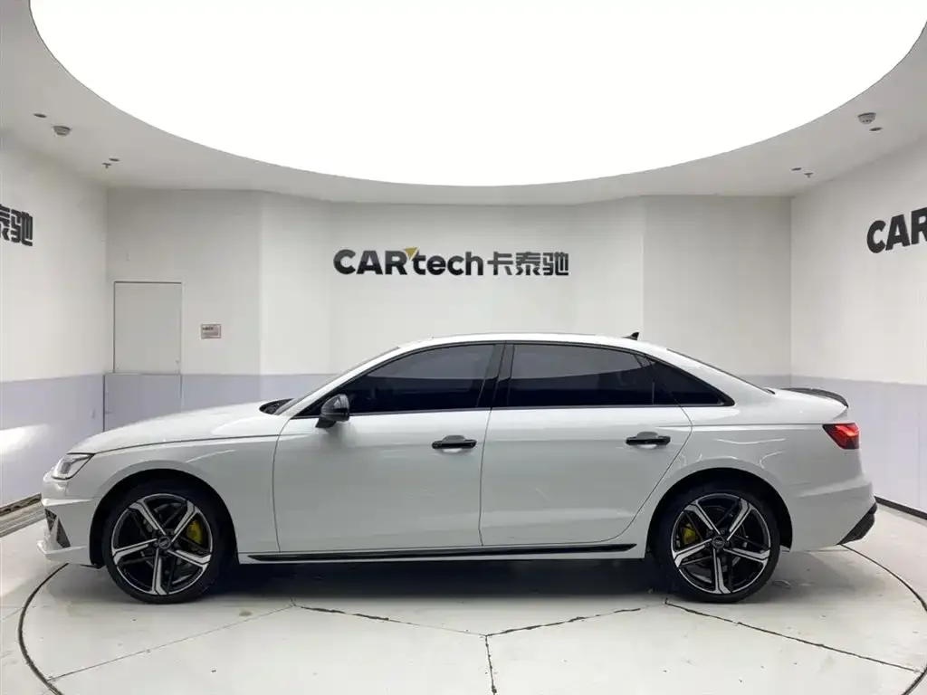 Audi A4L 2024 из CN, фото 9