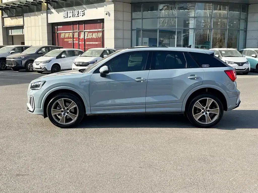 Audi Q2L 2024 из CN, фото 8