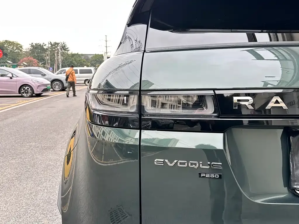 Land Rover Evoque 2023 из CN, фото 6