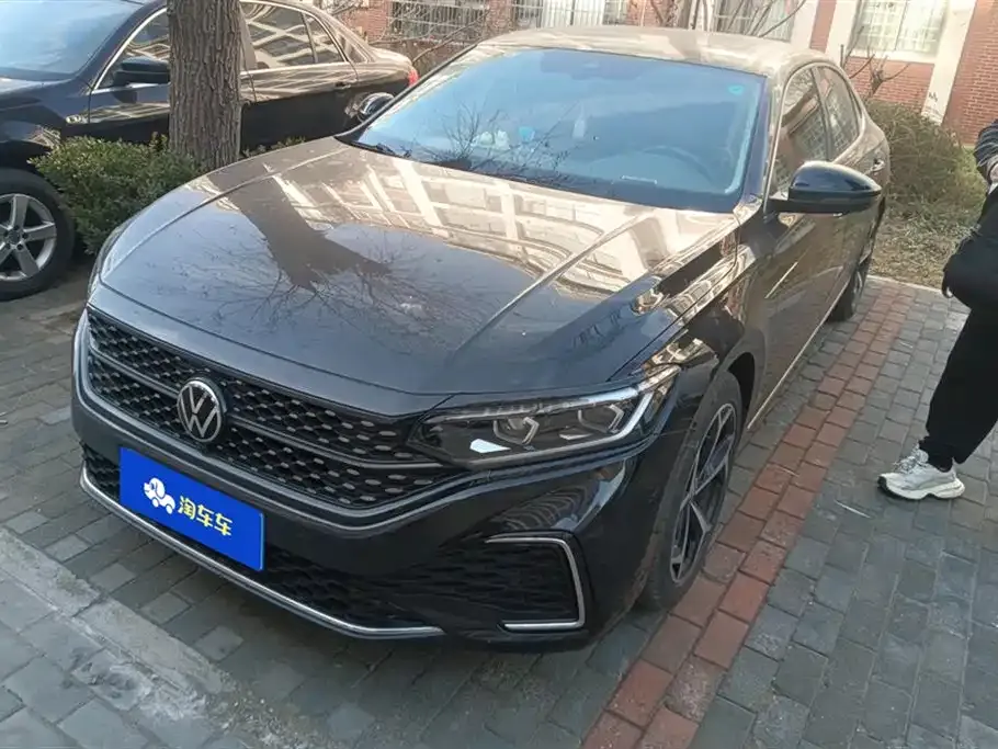 Volkswagen Passat 2023 из CN, фото 1
