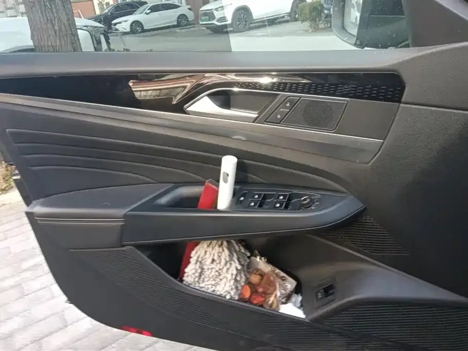 Volkswagen Passat 2023 из CN, фото 4