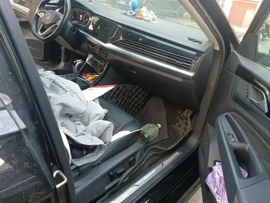 Volkswagen Passat 2023 из CN, фото 7