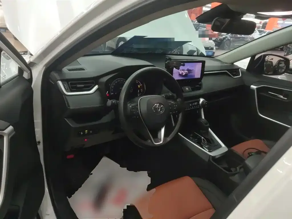 Toyota RAV4 2024 из CN, фото 8