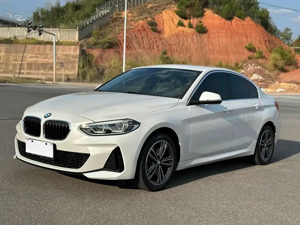 BMW 1 Series 2022 из CN, фото 1