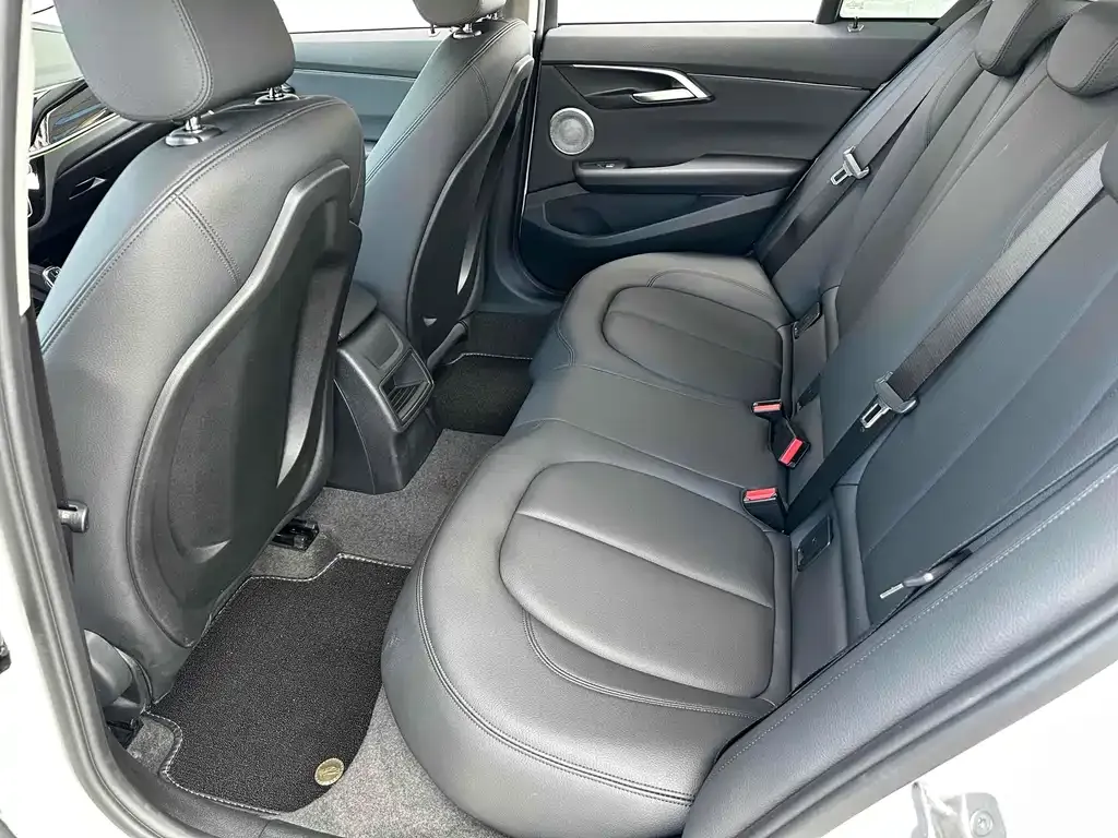 BMW 1 Series 2022 из CN, фото 6