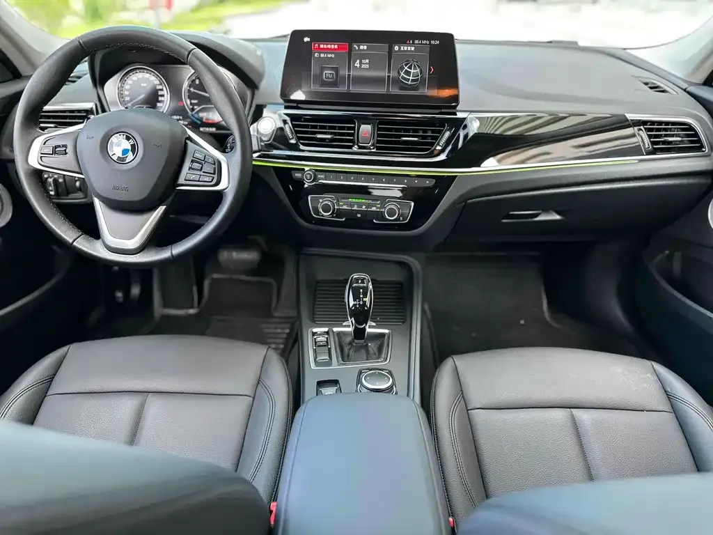 BMW 1 Series 2022 из CN, фото 2