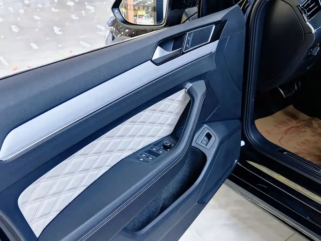 Volkswagen Magotan 2025 из CN, фото 3