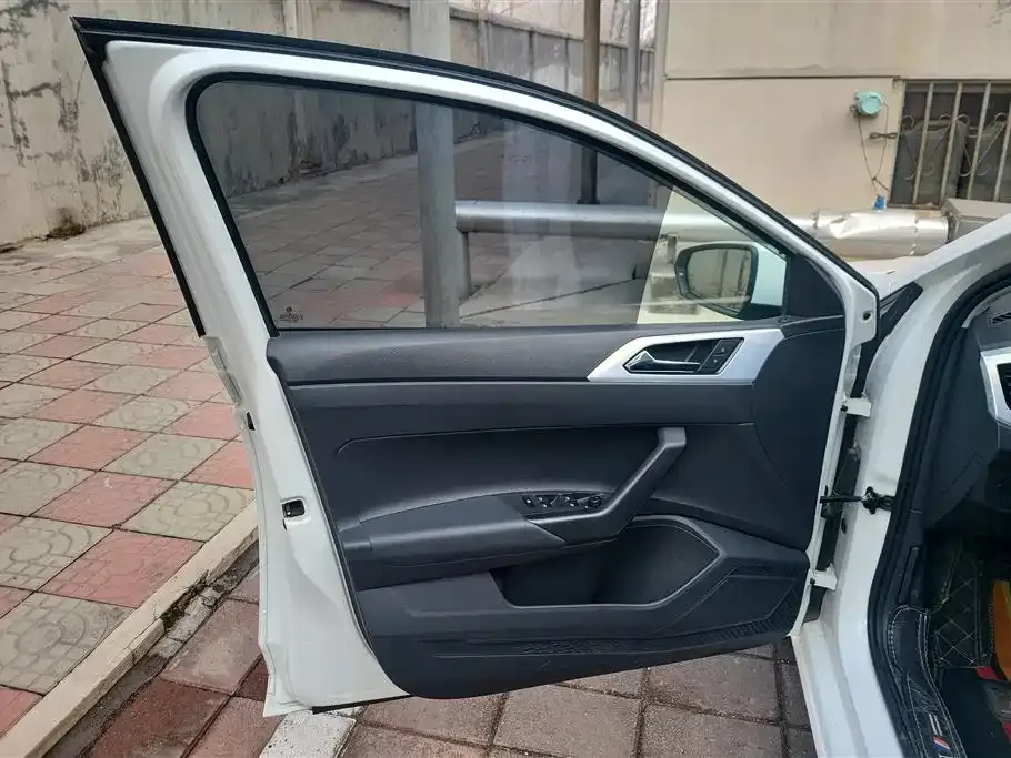 Volkswagen Polo 2023 из CN, фото 10
