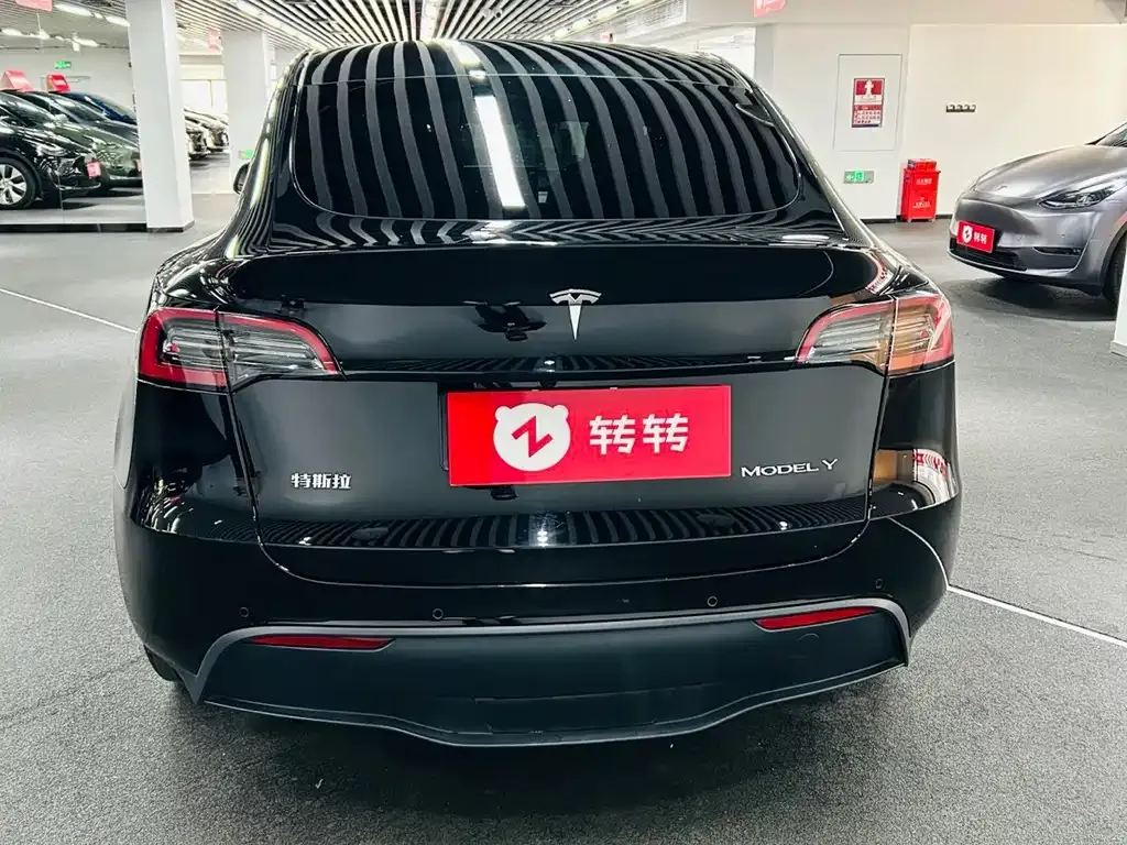 Tesla Model Y — фото 7